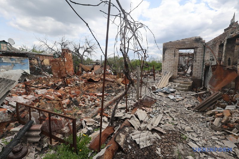 💬Як заїхали кацапи, того ж дня світла й газу не стало. І поїхало – бах-бах. Потім почали виганяти з домівок, самі заселялися 💬Як заїхали кацапи, того ж дня світла й газу не стало. І поїхало – бах-бах. Потім почали виганяти з домівок, самі заселялися