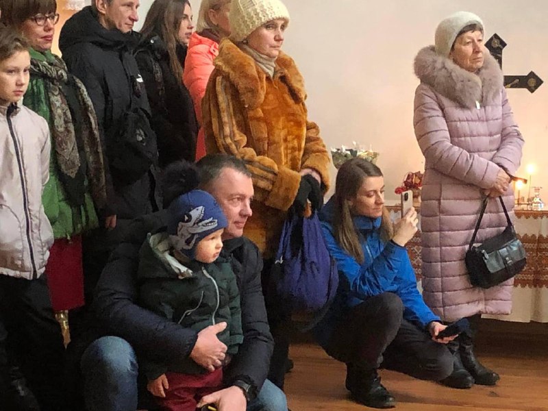Попри військовий стан та посилення обстрілів Спілка Української Молоді відновила традицію вертепів в Харкові