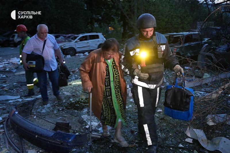 ❗️Вночі ворог завдав 12 ударів «шахедами» по Харкову, - мер Терехов
Сталось 11 влучань ❗️Вночі ворог завдав 12 ударів «шахедами» по Харкову, - мер Терехов
Сталось 11 влучань