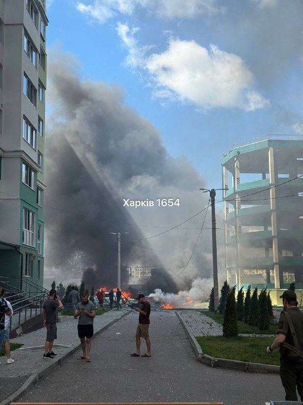 ❗️Суцільне пекло у Харкові: русня прицільно вдарила КАБом по багатоповерхівці, під завалами заблоковані люди, 15 автівок палає, ❗️Суцільне пекло у Харкові: русня прицільно вдарила КАБом по багатоповерхівці, під завалами заблоковані люди, 15 автівок палає,