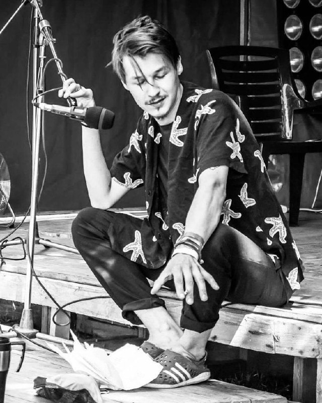 🕯У бою за Україну загинув харківський поет і художник Сергій Науменко
«Сьогодні стало відомо, що пішов з життя наш друг і справжня легенда слему 🕯У бою за Україну загинув харківський поет і художник Сергій Науменко
«Сьогодні стало відомо, що пішов з життя наш друг і справжня легенда слему