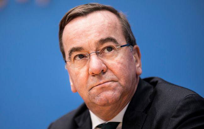 У Німеччині попередили про можливий напад РФ на НАТО раніше прогнозів
Про це попередив міністр оборони Німеччини Борис Пісторіус У Німеччині попередили про можливий напад РФ на НАТО раніше прогнозів
Про це попередив міністр оборони Німеччини Борис Пісторіус