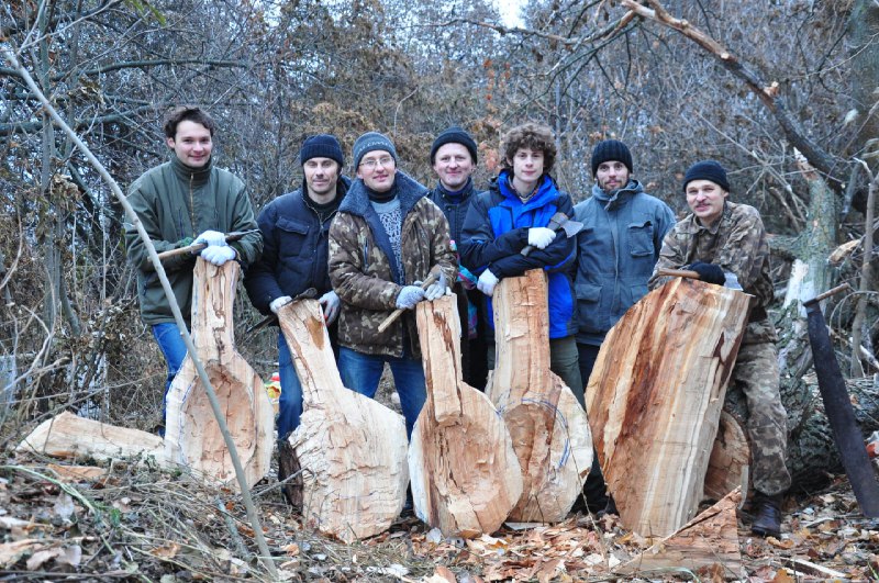 Цікава стаття про харківське кобзарство
https://gwaramedia.com/vulichne-kobzarstvo-harkivska-tradicziya-hto-%d1%97%d1%97-vidrodzhu%d1%94-ta-zaborony Цікава стаття про харківське кобзарство
https://gwaramedia.com/vulichne-kobzarstvo-harkivska-tradicziya-hto-%d1%97%d1%97-vidrodzhu%d1%94-ta-zaborony