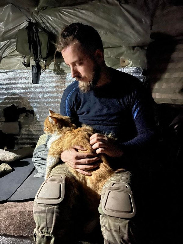 7 січня два роки тому на Харківщині загинув Максим "Далі" Кривцов - український поет, фотограф, громадський діяч, доброволець (1990-2024). 7 січня два роки тому на Харківщині загинув Максим "Далі" Кривцов - український поет, фотограф, громадський діяч, доброволець (1990-2024).