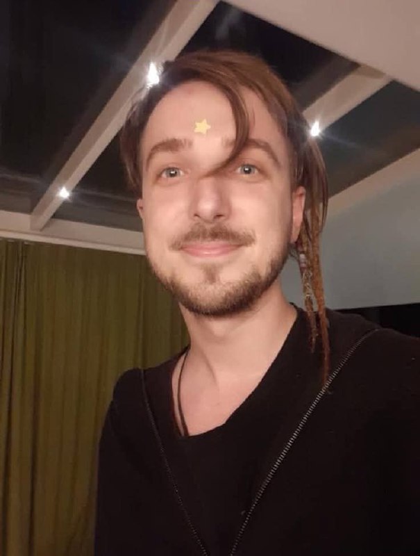 7 січня два роки тому на Харківщині загинув Максим "Далі" Кривцов - український поет, фотограф, громадський діяч, доброволець (1990-2024). 7 січня два роки тому на Харківщині загинув Максим "Далі" Кривцов - український поет, фотограф, громадський діяч, доброволець (1990-2024).