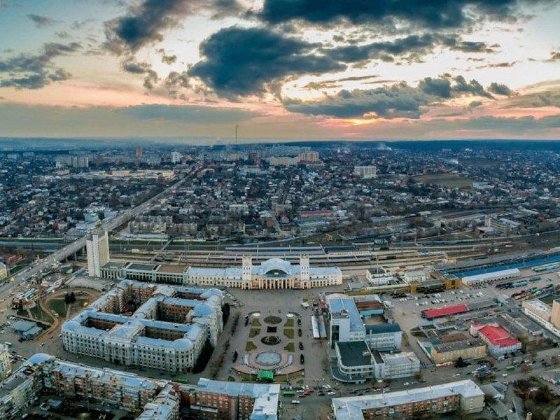 «Харковскій язик» часто згадують у дискусіях — як аргумент, як виправдання, як нібито особливість міста «Харковскій язик» часто згадують у дискусіях — як аргумент, як виправдання, як нібито особливість міста
